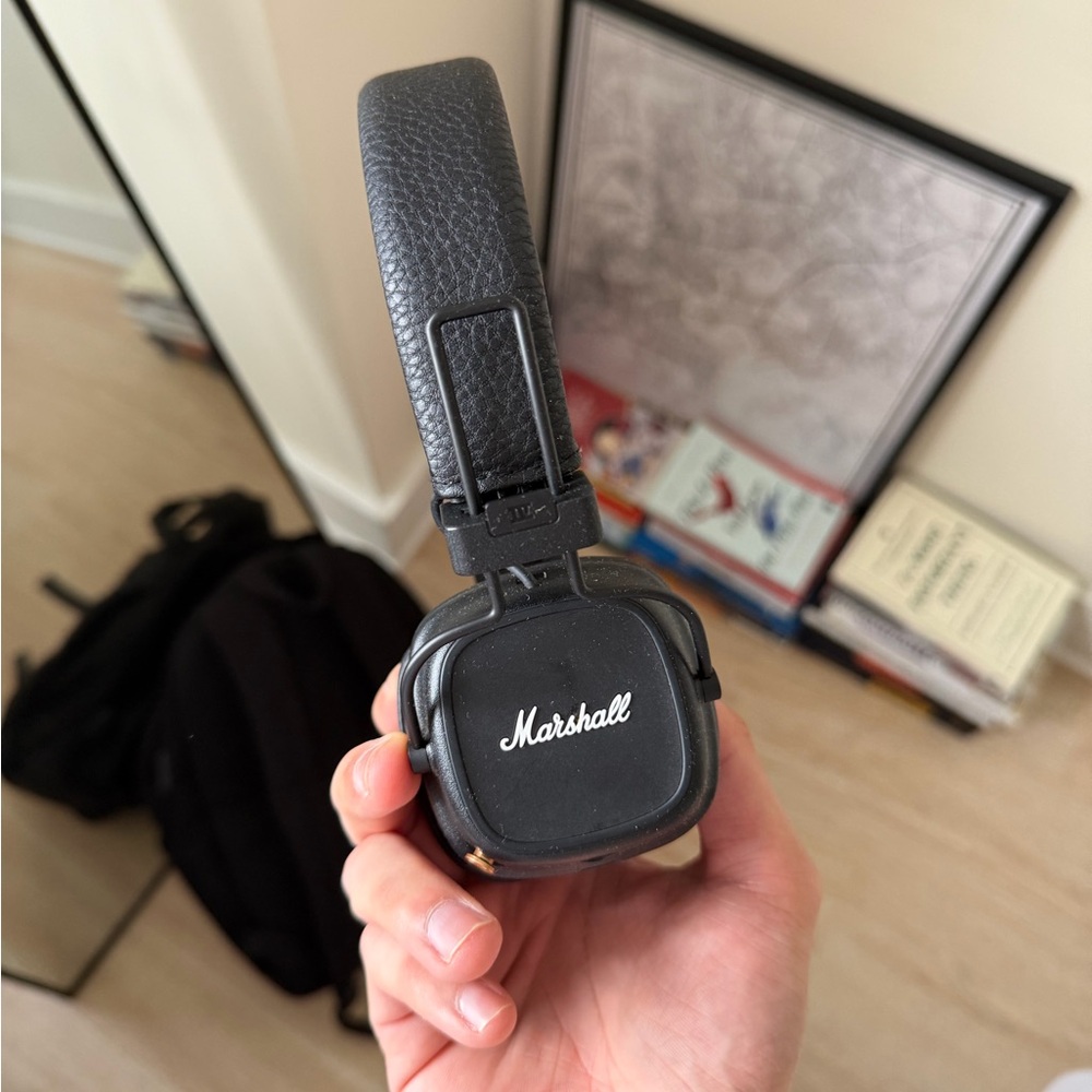 Marshall Black Wireless Headphones